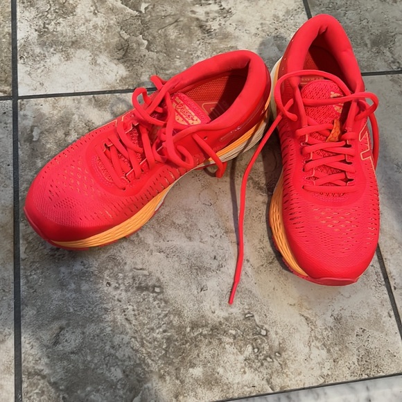 ASICS Gel Kayano 25 - Picture 2 of 6